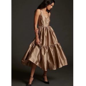 New Bloni Tiered V-Neck Maxi Dress